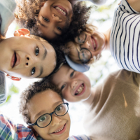 children with and without glasses